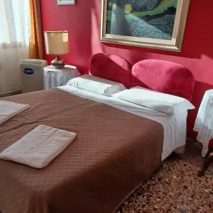 Princess Canal View Apartment Venice